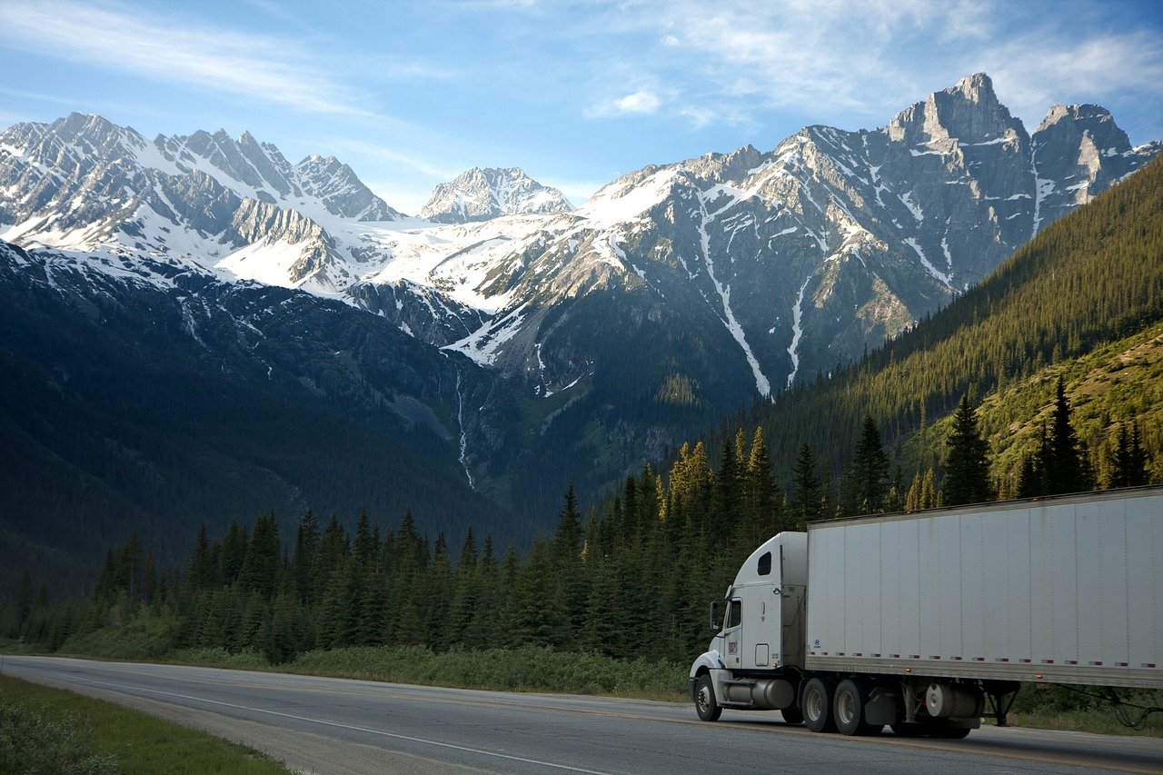 Freight truck